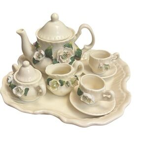 VINTAGE MAGNOLIA child’s tea set miniature collectible Grn Cream 10 piece EUC